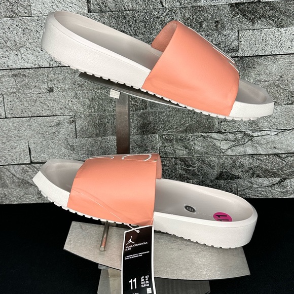 Jordan Nola Slides - NEW - WMNS11 - Picture 5 of 11